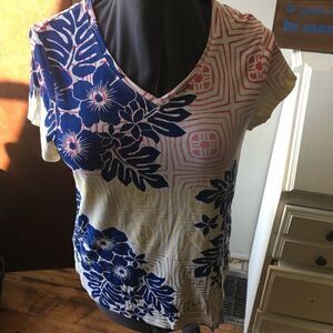 Chico’s 1 tropical floral knit v-neck T-shirt